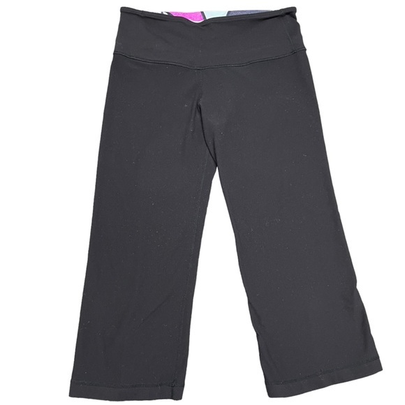 lululemon athletica Pants - Lululemon Athletica Groove Reversable Crop Pants Inkblot Pink Stripe - FLAW